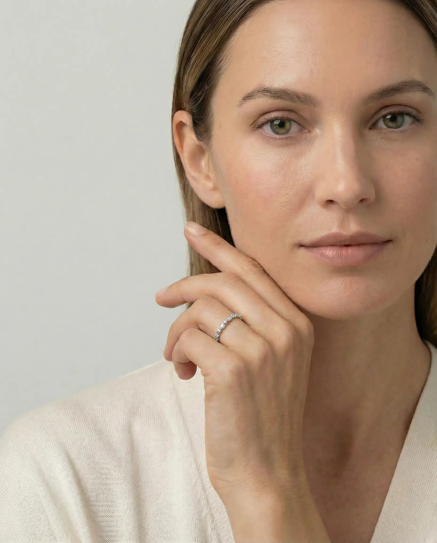 srebrni soho prsten sa elegantnim marquise cirkonima u nizu rodijum