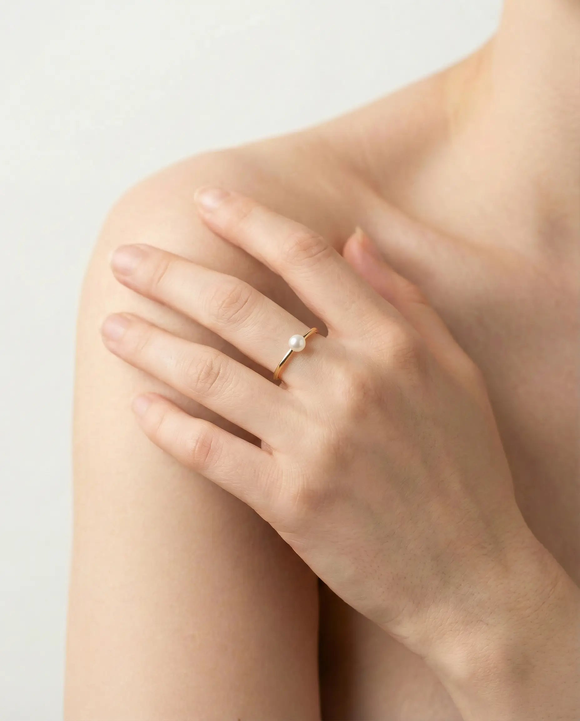 prsten 14k pozlata biser minimalisticki