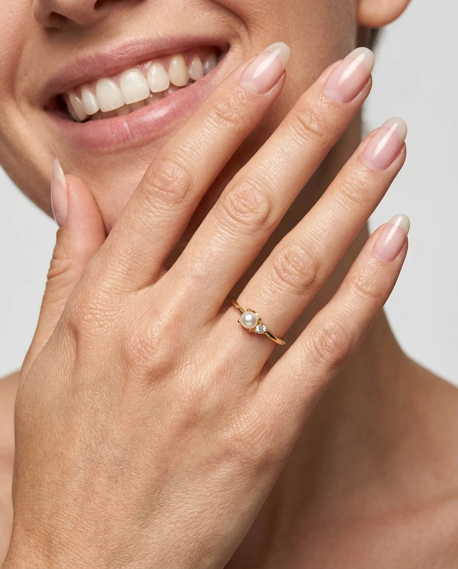 prsten 14k zuta pozlata biser i cubic zirconia cirkon minimalisticki