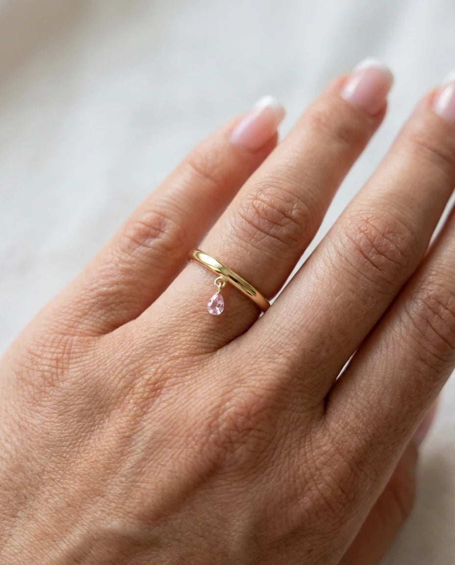 prsten 14k zuta pozlata viseci roze cubic zirconia cirkon minimalisticki elegantan