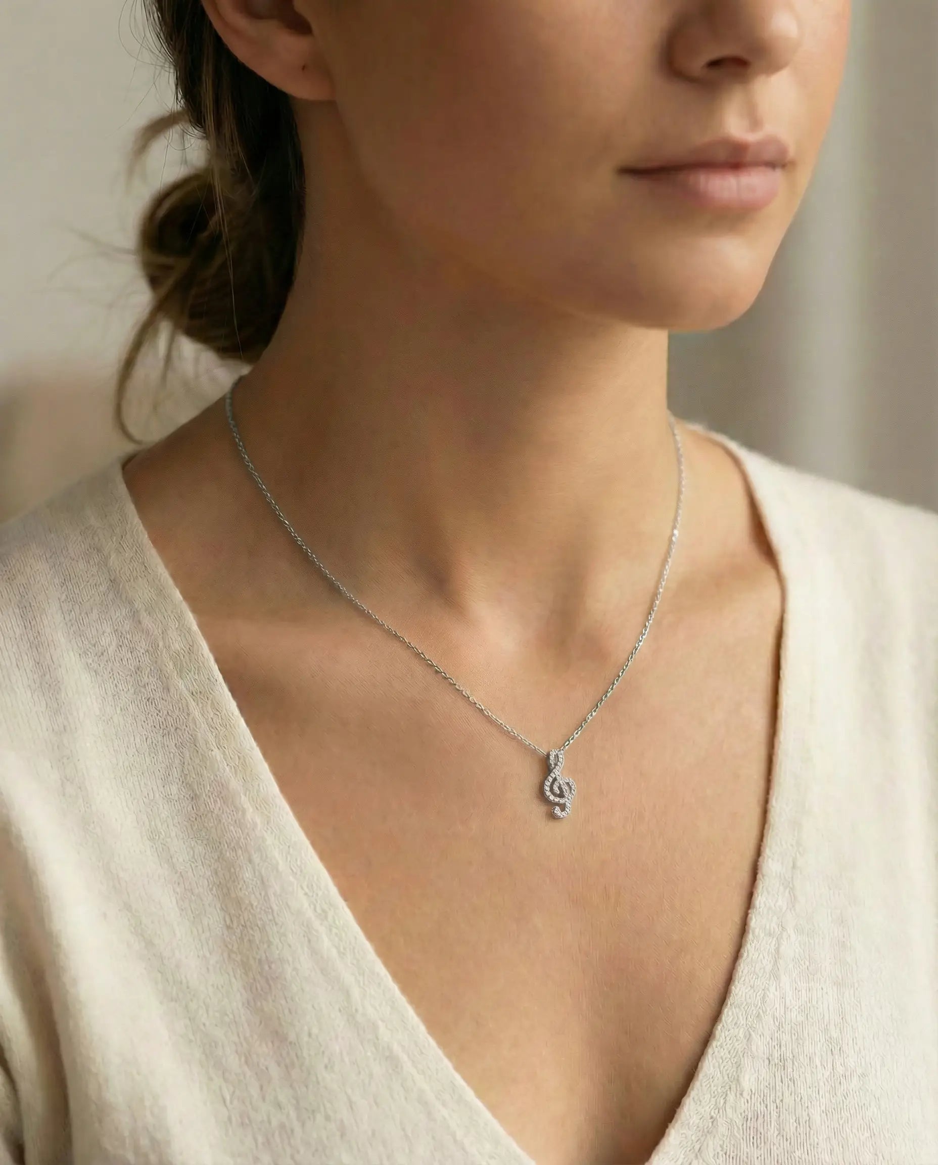 Image of Srebrna ogrlica violinski ključ cubic zirconia – ogrlica rodijum