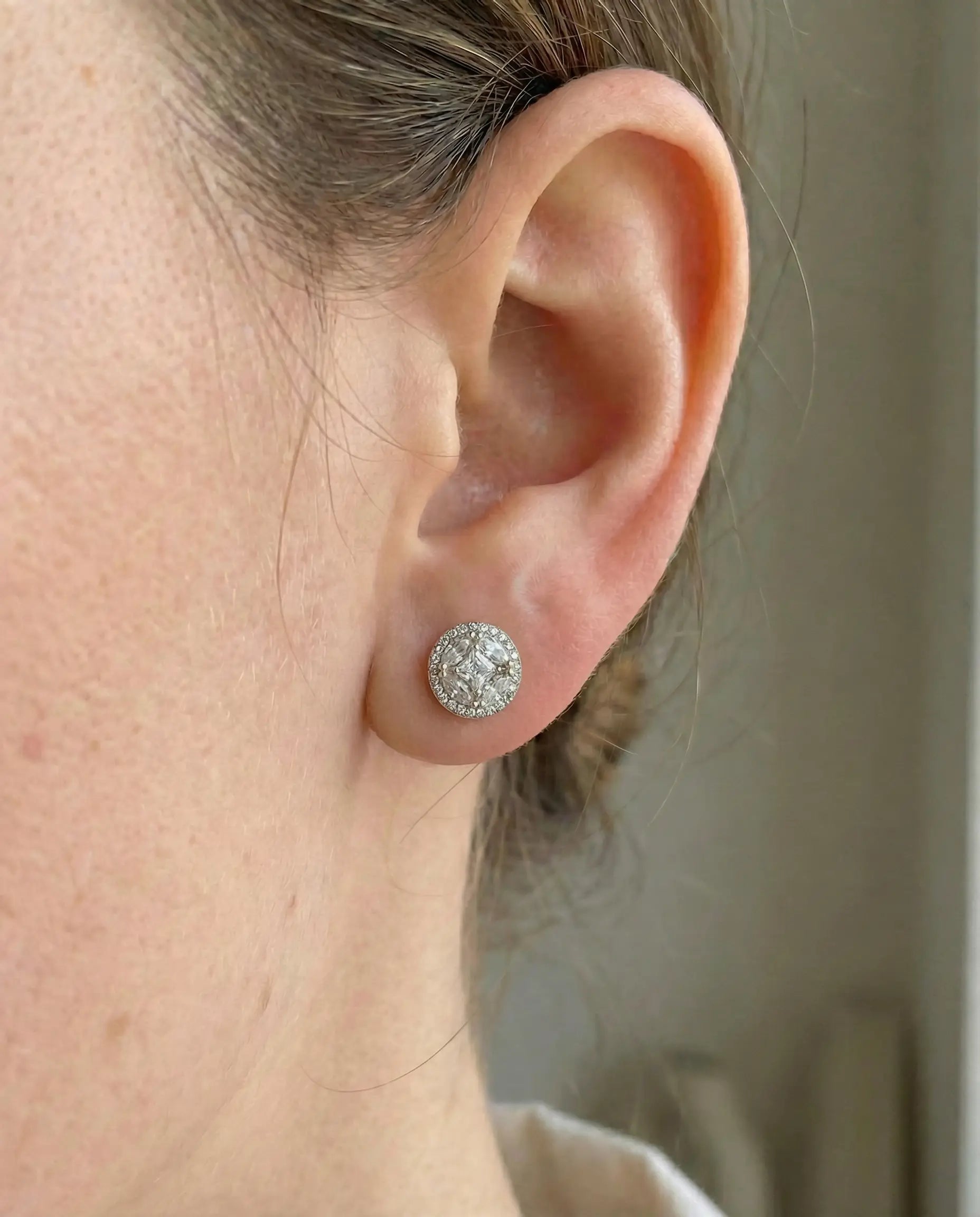 Image of Srebrne minđuše rozeta sa cirkonima od 925 srebra