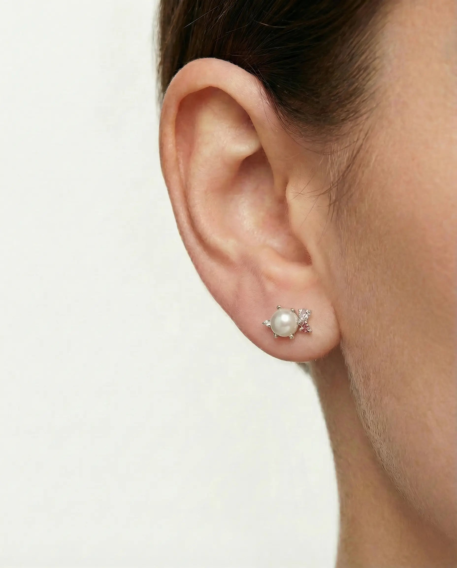 Image of Srebrne minđuše sa biserom i cirkonima od 925 srebra