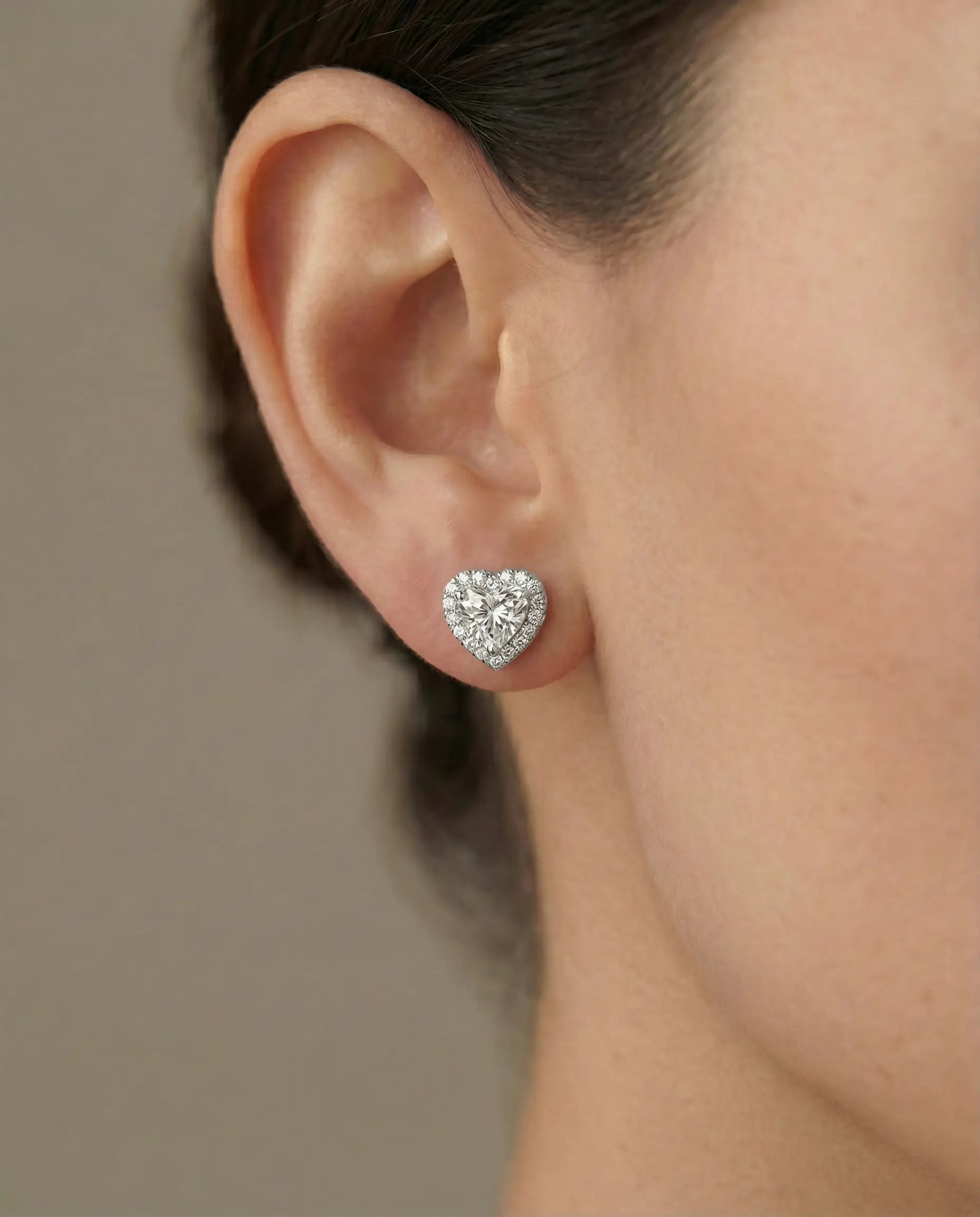 Srebrne minđuše srce sa cirkonima od 925 srebra