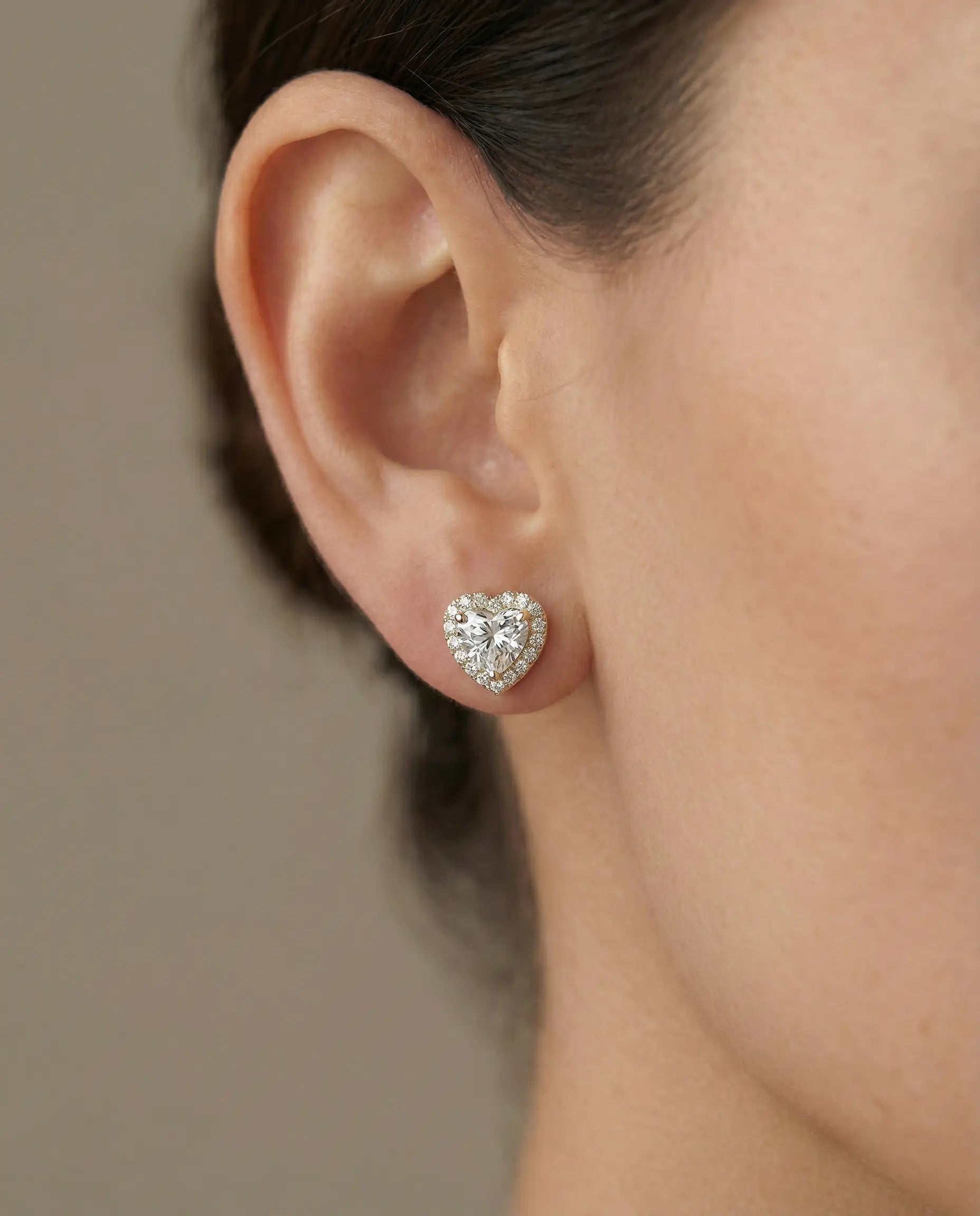 Image of Srebrne minđuše srce sa cirkonima u žutoj pozlati 925