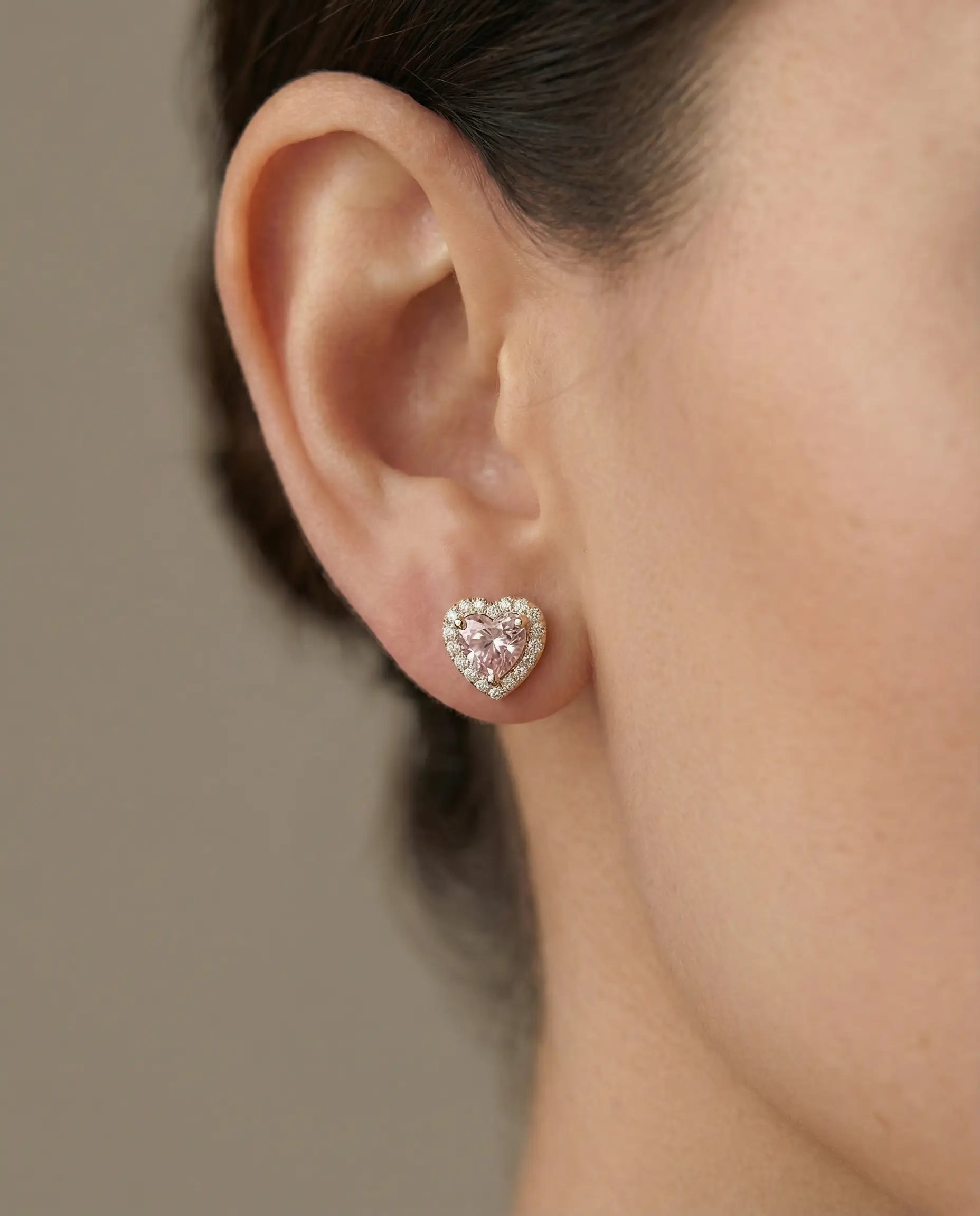 Image of Srebrne minđuše srce sa cirkonima u žutoj pozlati 925