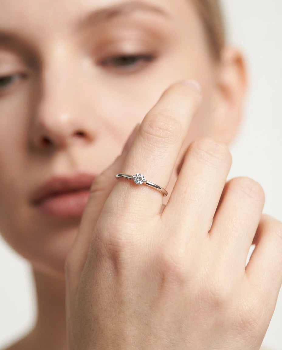 Image of srebrni prsten rodijum beli cubic zirconia cirkon minimalisticki