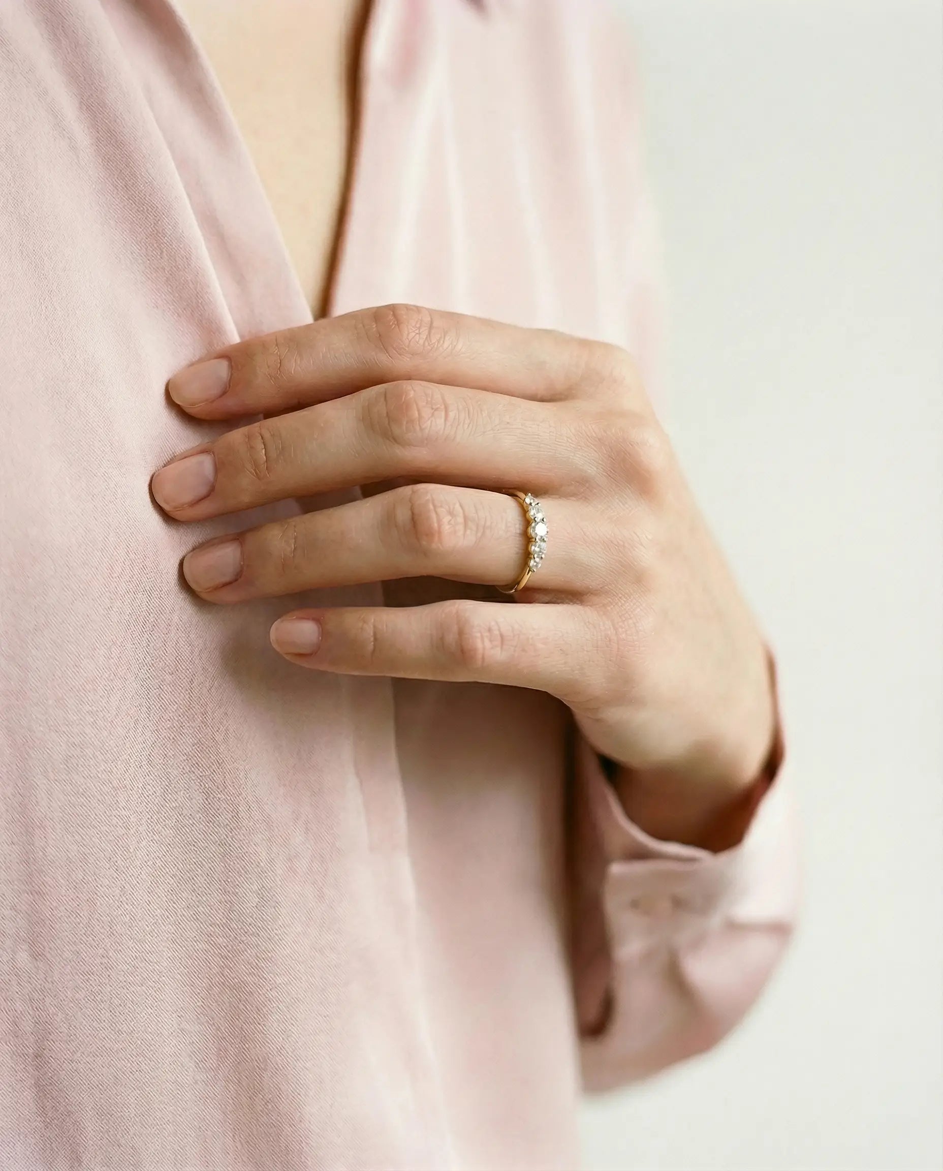 Image of Srebrni prsten pet cirkona u žutoj pozlatiSrebrni prsten pet cirkona u žutoj pozlati