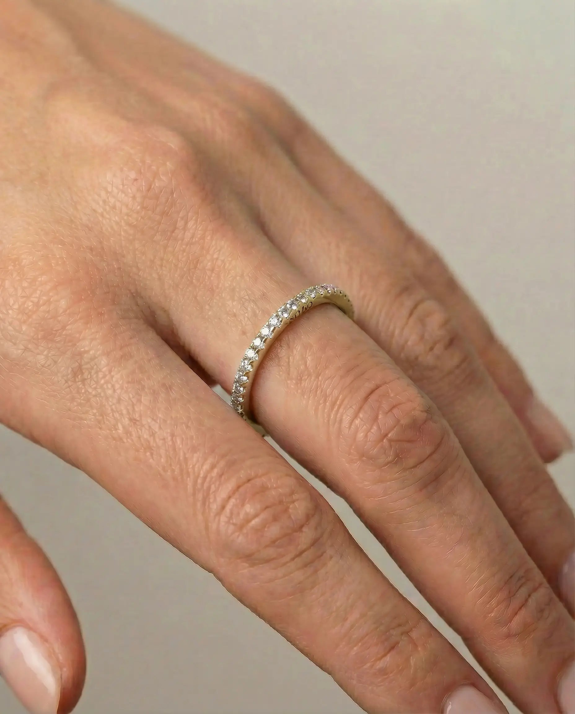 Image of Srebrni prsten 925 sa cirkonima u žutoj pozlati