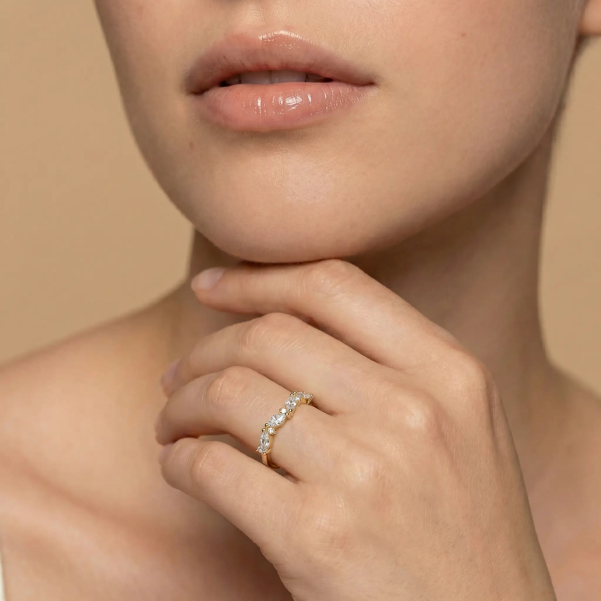 Srebrni prsten sa marquise cirkonima od srebra zuta pozlata 925