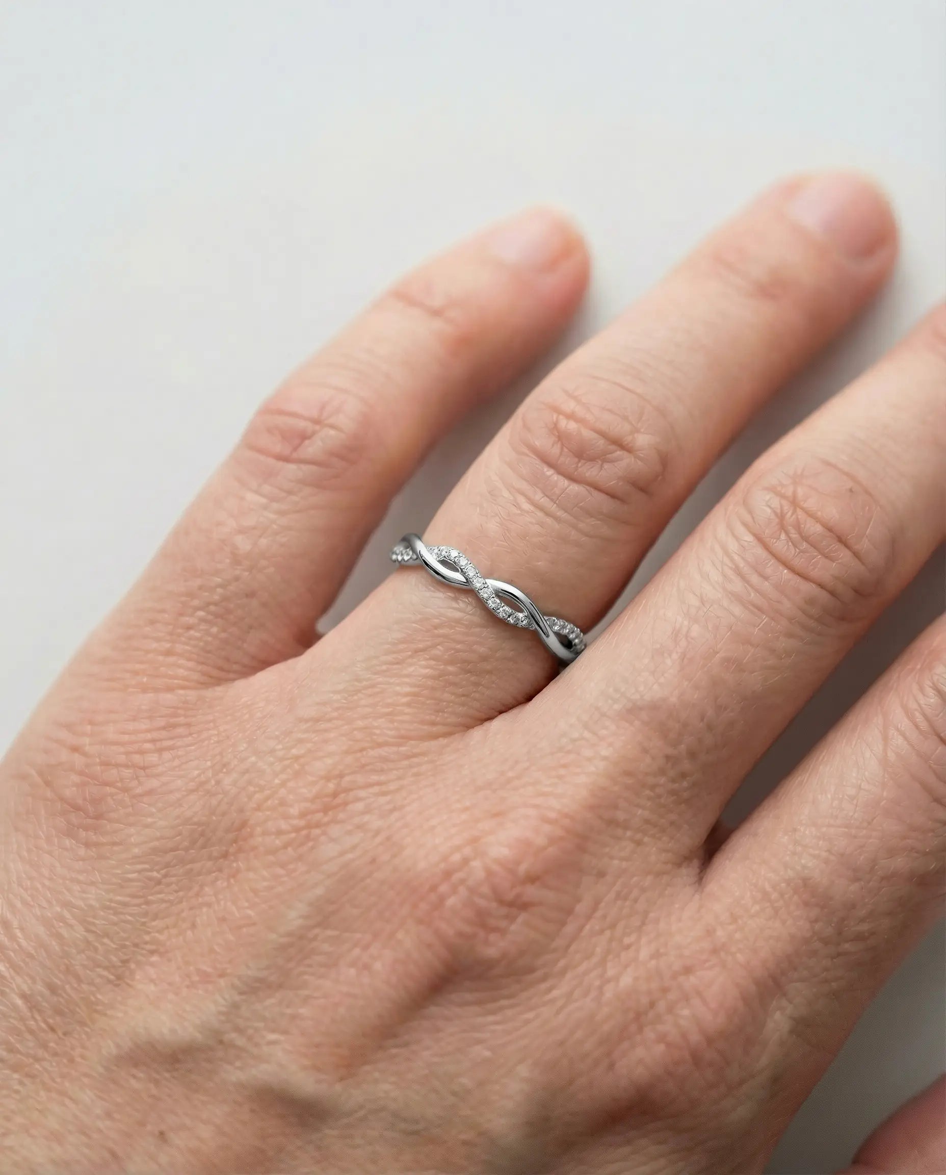 Image of srebrni prsten rodijum talas cubic zirconia cirkoni